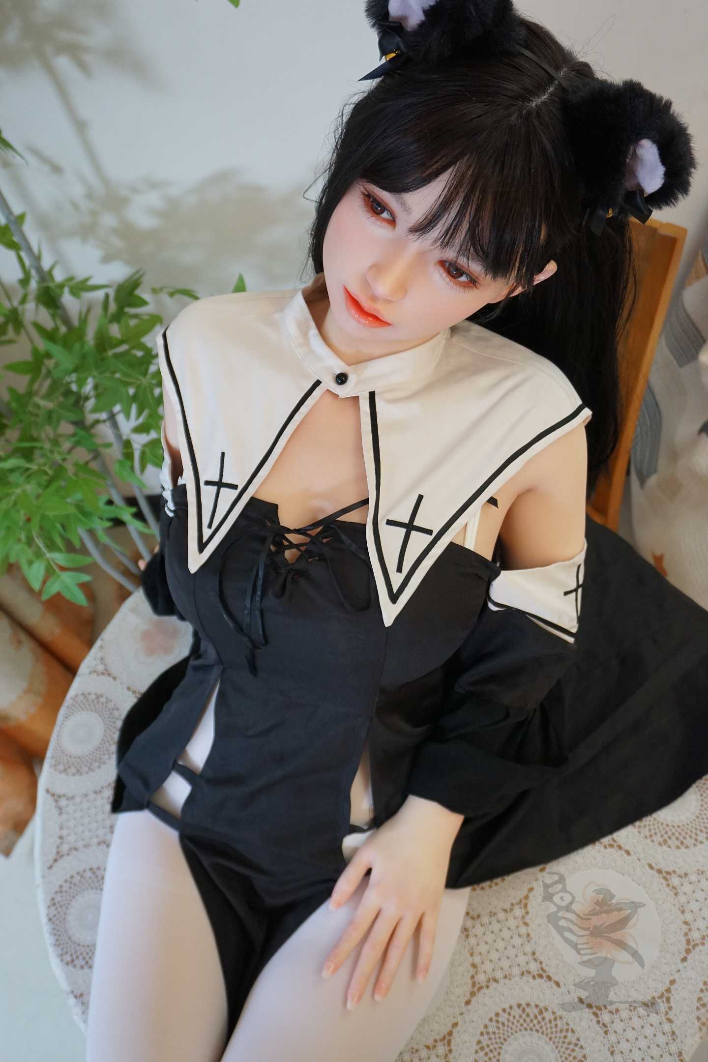 米环，黑白衣服.jpg
